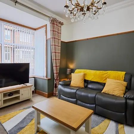 Дом отдыха Cromwell House, Sleeps 8, Location Файли