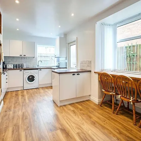 Cromwell House, Sleeps 8, Location Tatil Evi Filey